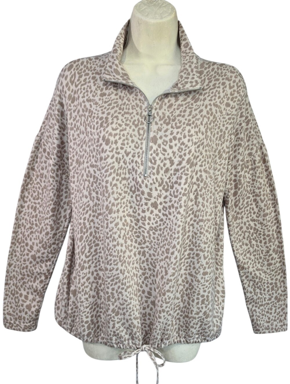 Fred David Beige & Cream Animal Print Half Zip Pullover Shirt Size Medium. NWT